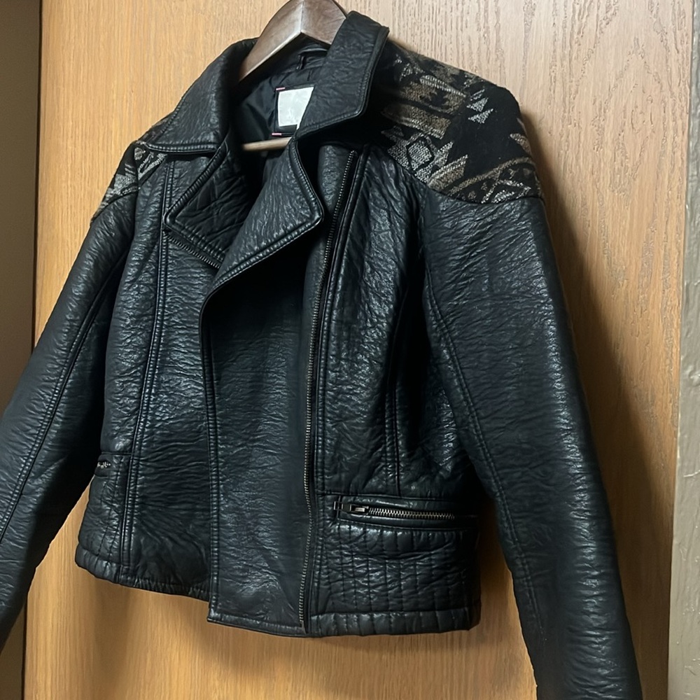 Women’s Size Medium Pendleton, Leather Jacket - image 2